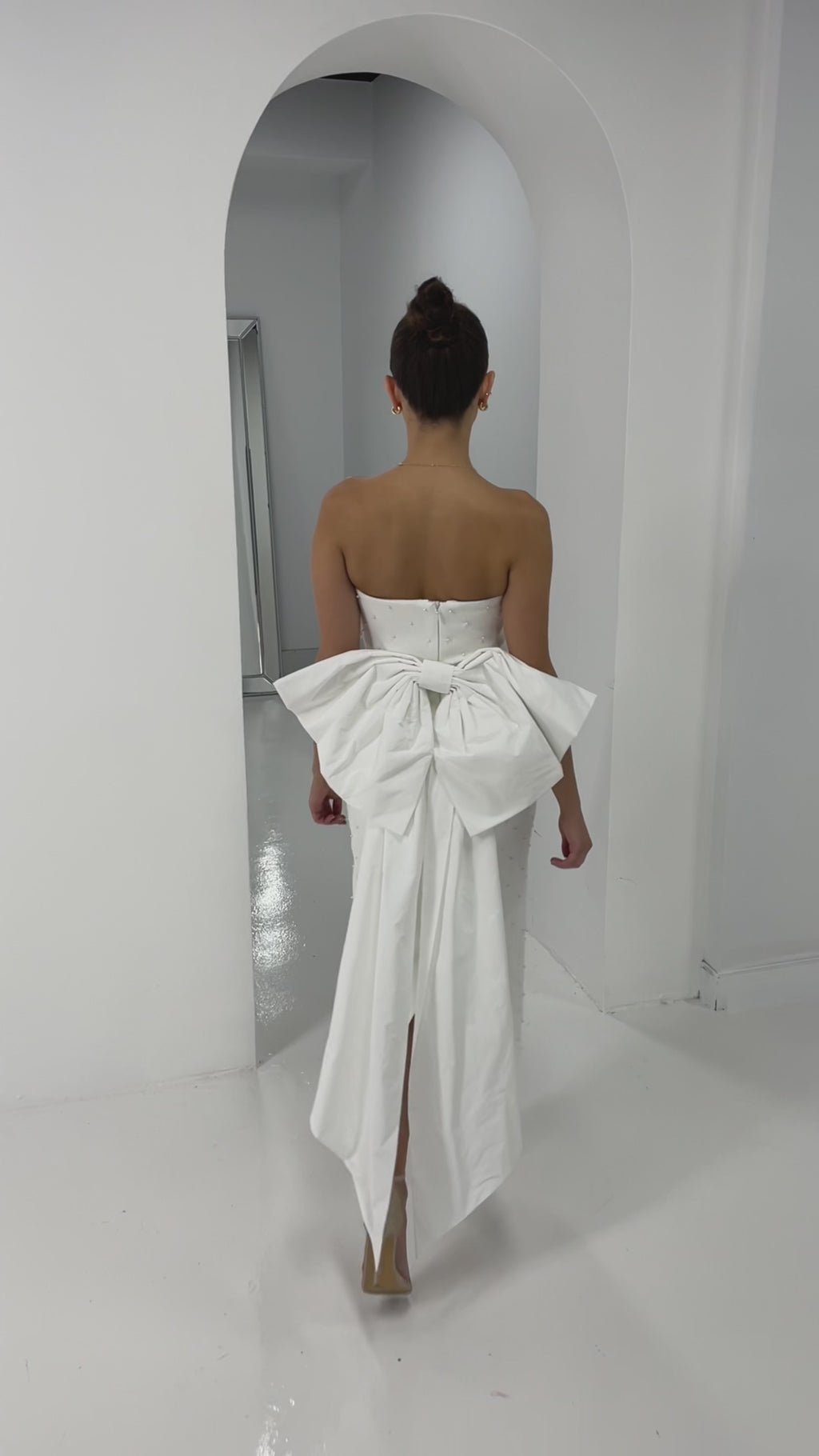 Perle Bow Midi Dress in Ivory White photo 6