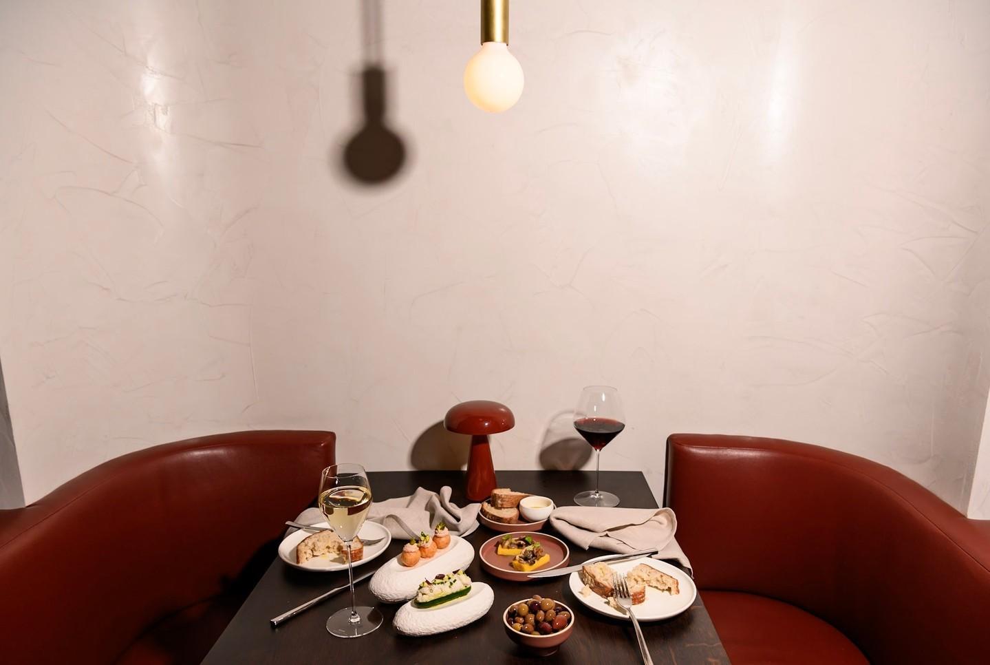 Entire Venue at Como Restaurant photo 5