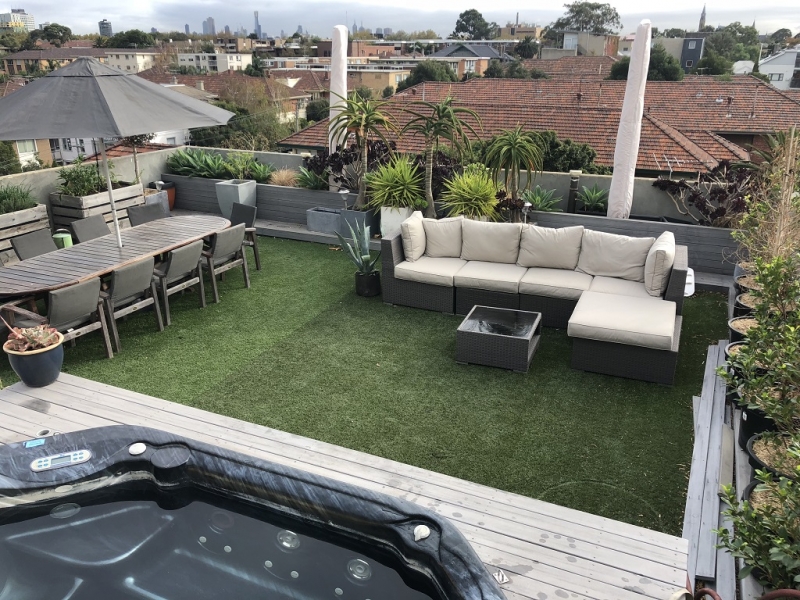 Light-filled Rooftop Penthouse photo 4