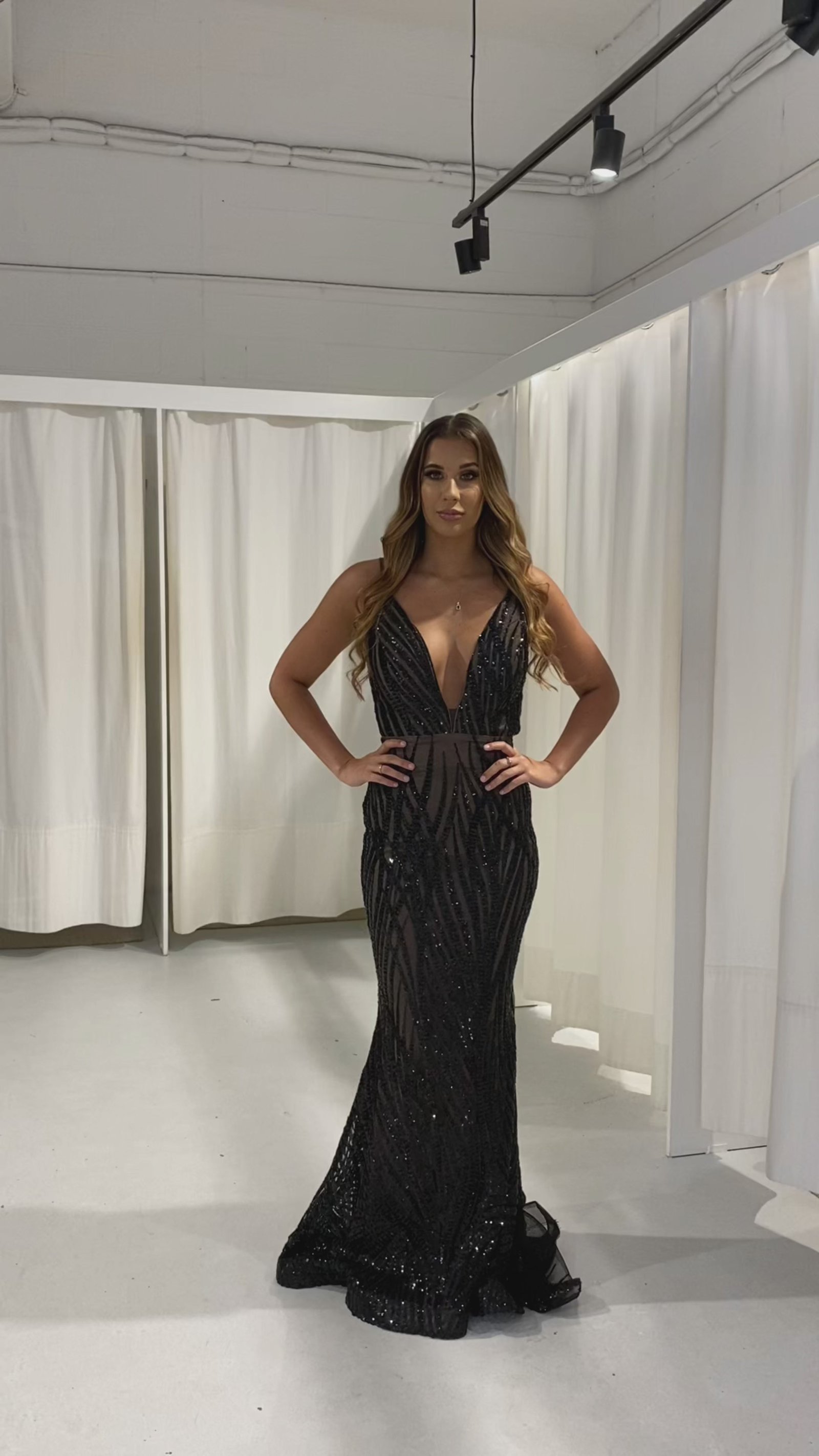 Cari Gown in Black photo 6