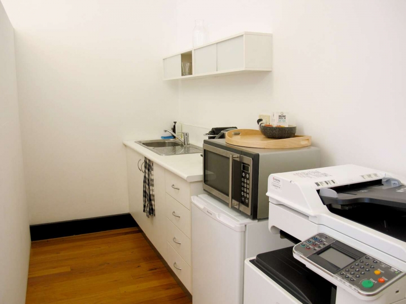 Desk space in Marlborough House photo 6