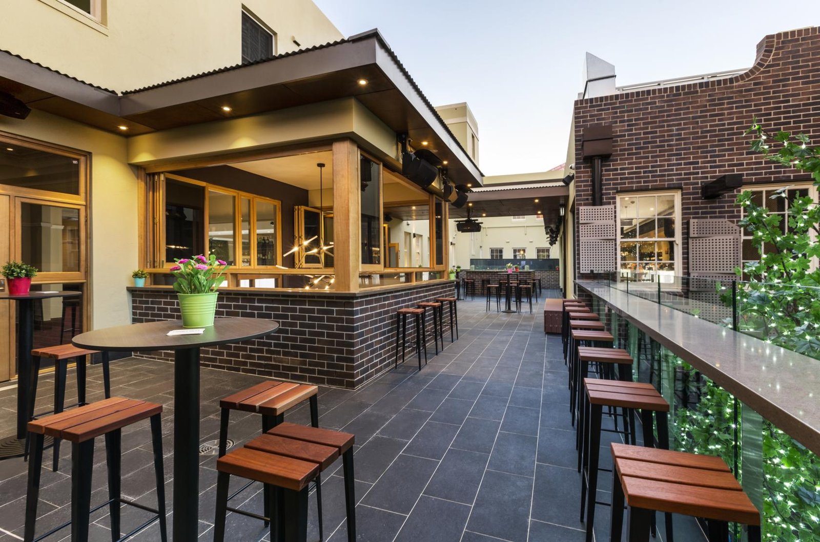 Level 1 at Crows Nest Hotel photo 2