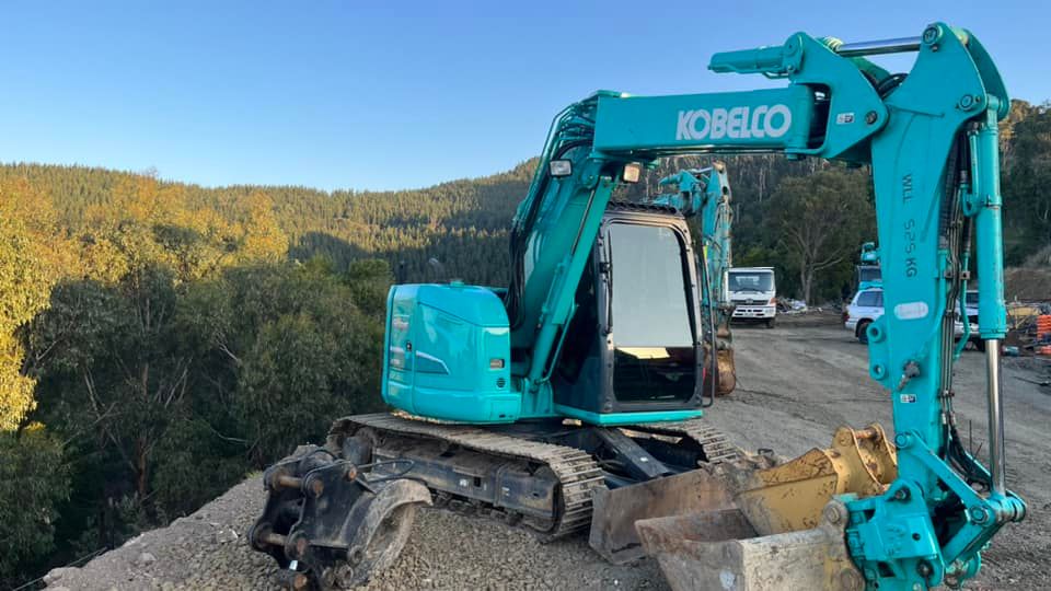 5,8,14 ton hire wet or dry photo 4