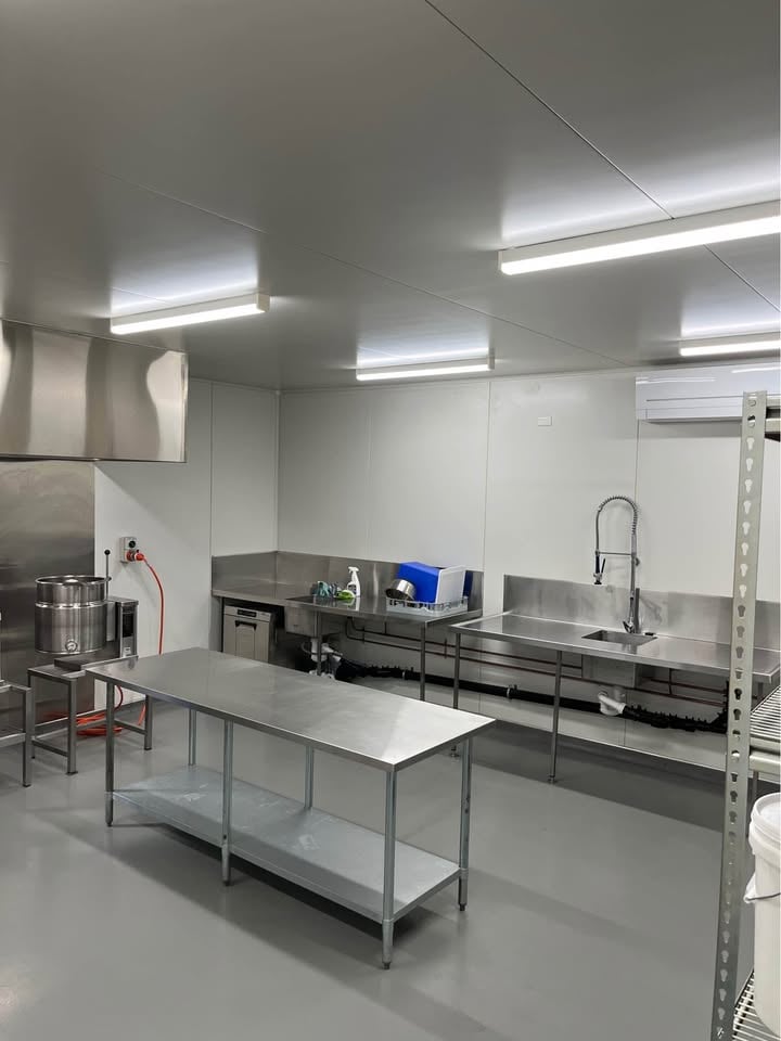 Commercial Kitchen and warehouse for hire photo 3