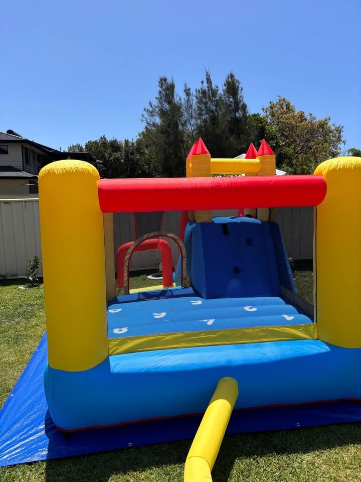 Jumping castle - HIRE photo 2
