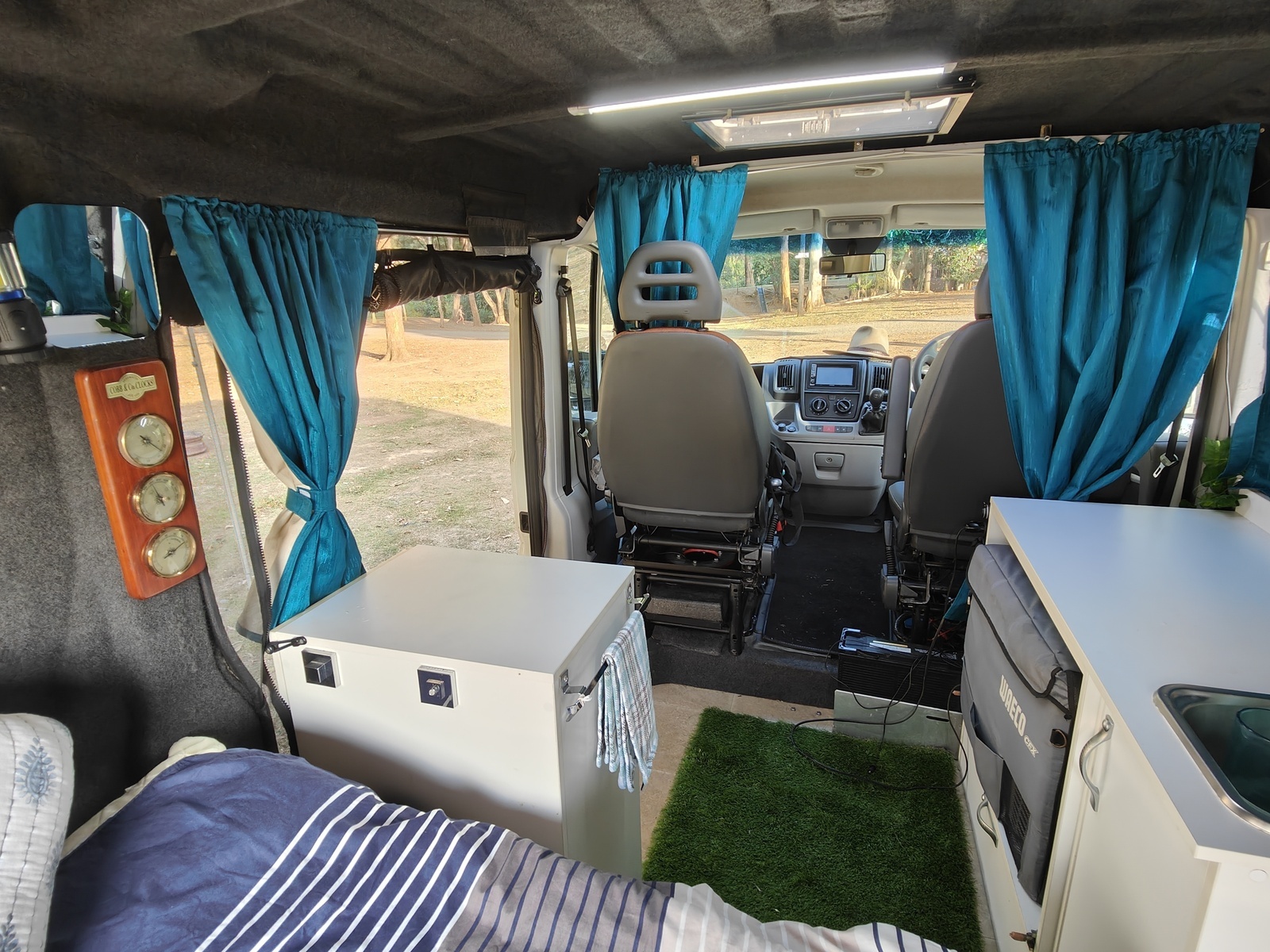 My Cozy Van - NEW LISTING photo 8