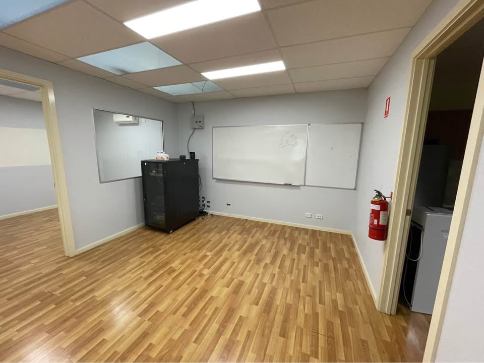 Office space for rent photo 6