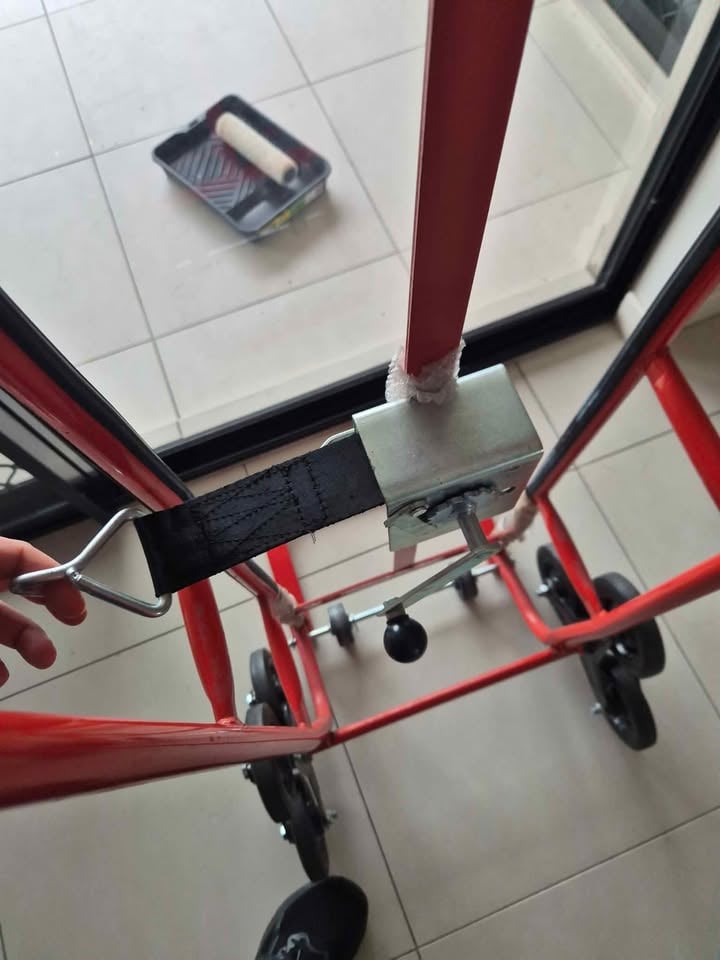 For hire- Stair climbing trolley. Yeerongpilly photo 3