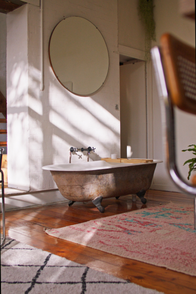Light filled NY style warehouse apartment photo 4