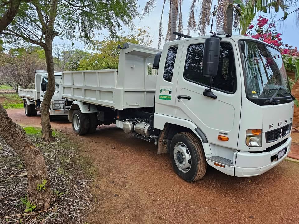 2024 Tipper truck hire Fuso photo 2