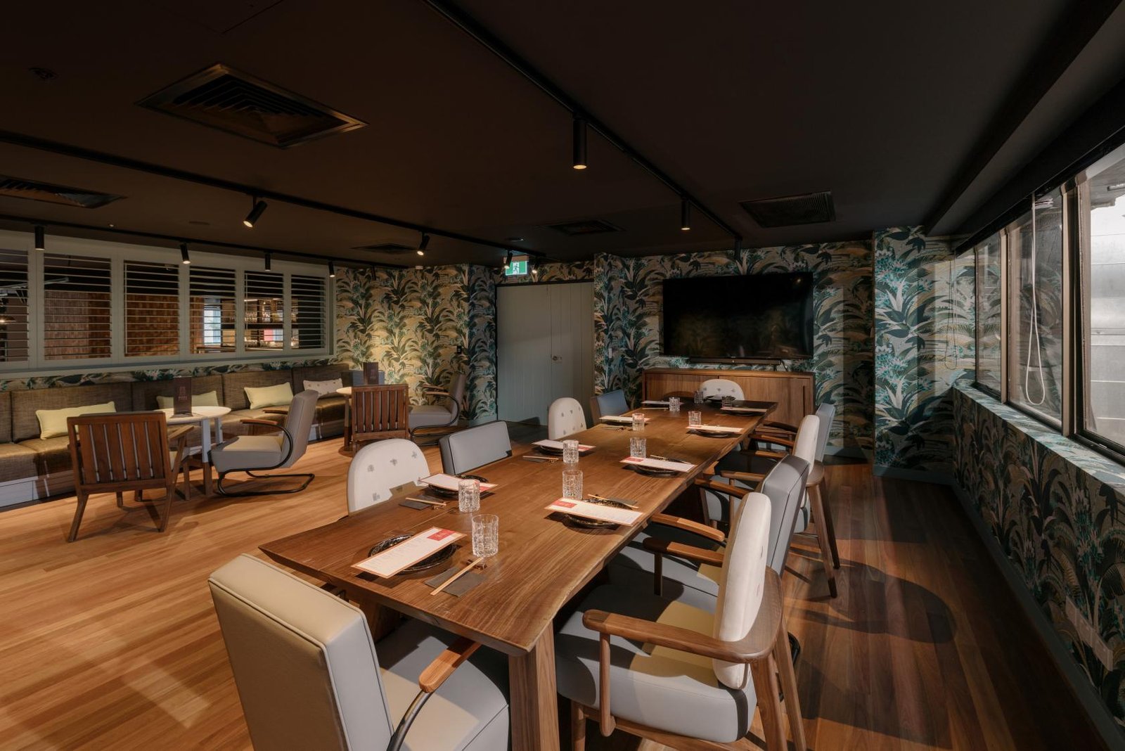 Veranda at Hotel Indigo Brisbane City Centre photo 4