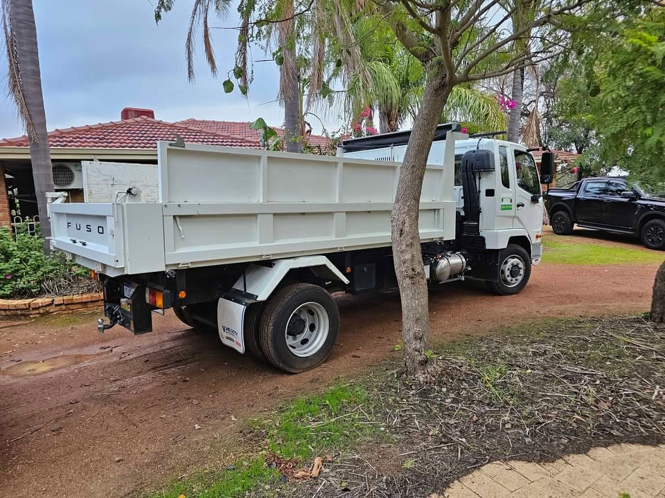 2024 Tipper truck hire Fuso photo 6