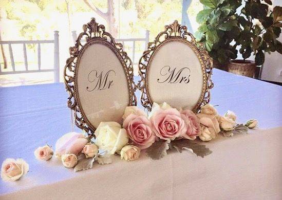 Small Oval Gold Photo Frames photo 2