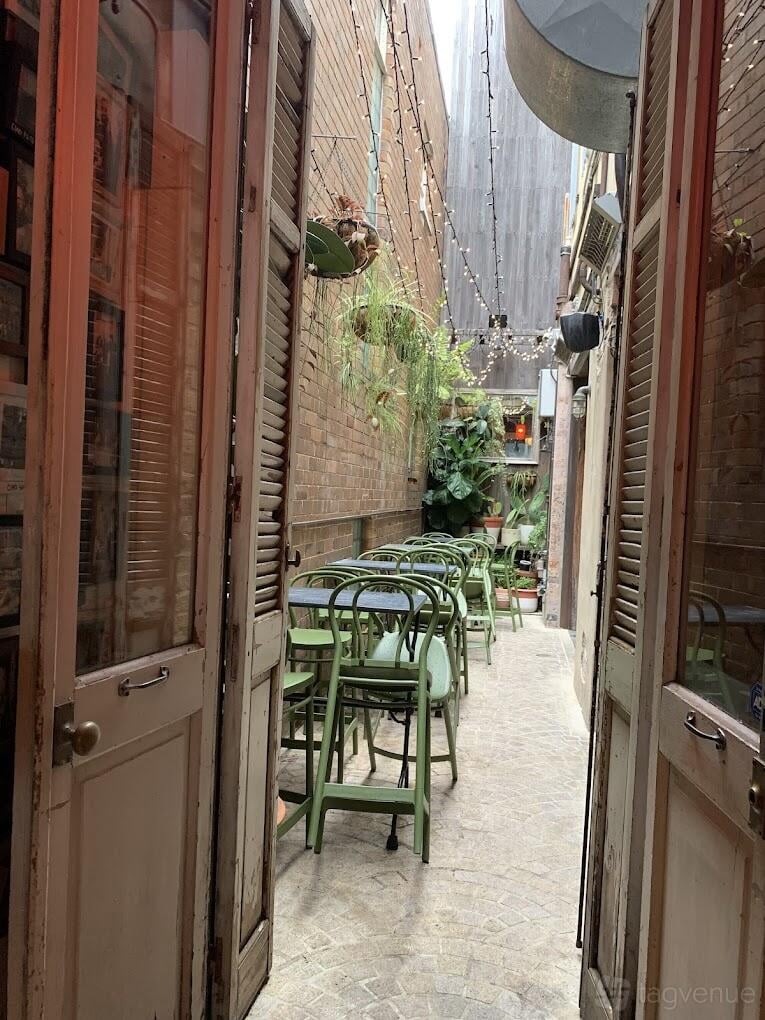 Courtyard at Belgrave Cartel photo 11