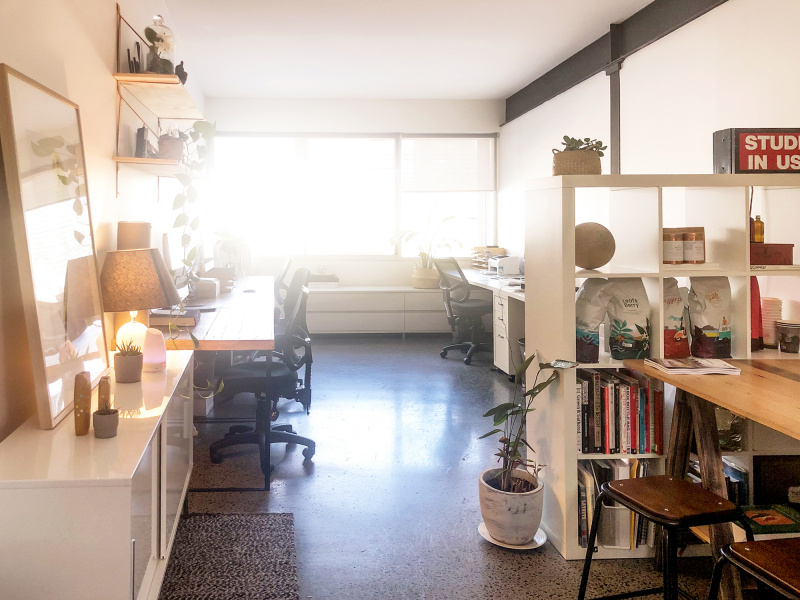 Charming studio space with natural light photo 2
