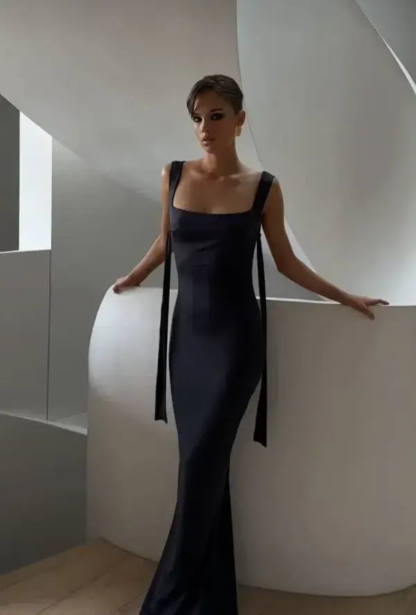 Effie Kats Helena Gown Black Size M / AU 10 photo 2