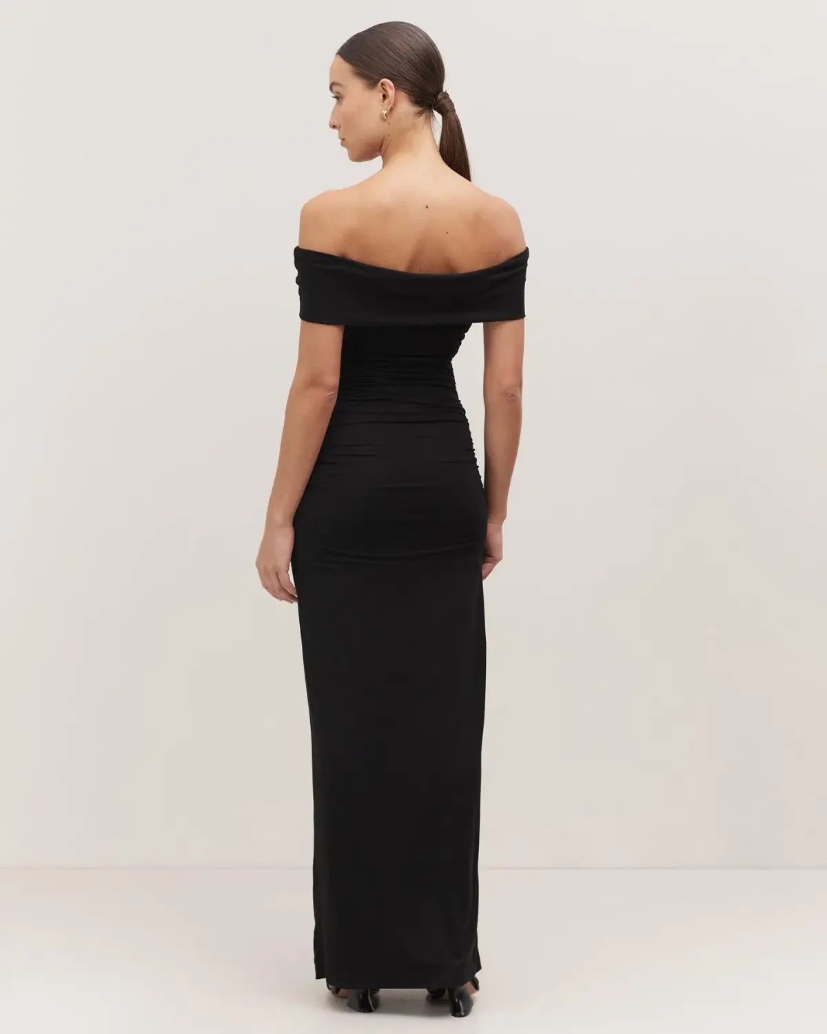 Minima Esenciales Milana Off Shoulder Ruched Maxi Dress Black Size 8 photo 3