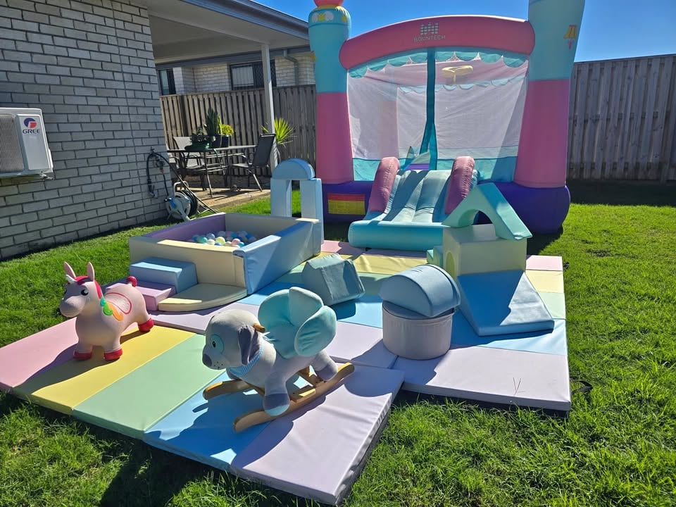 Hire Pastel softplay with jumping castle photo 2