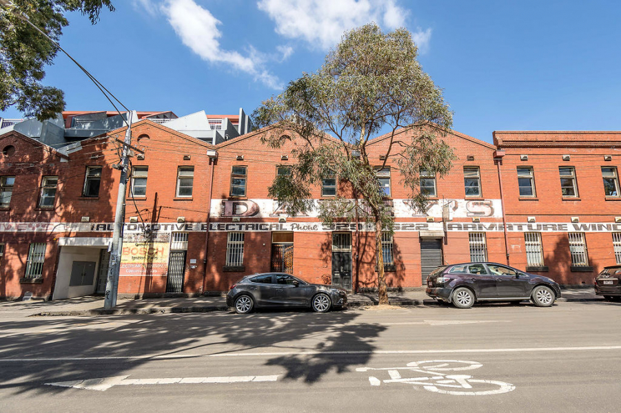 Award Winning Warehouse Apartment photo 13
