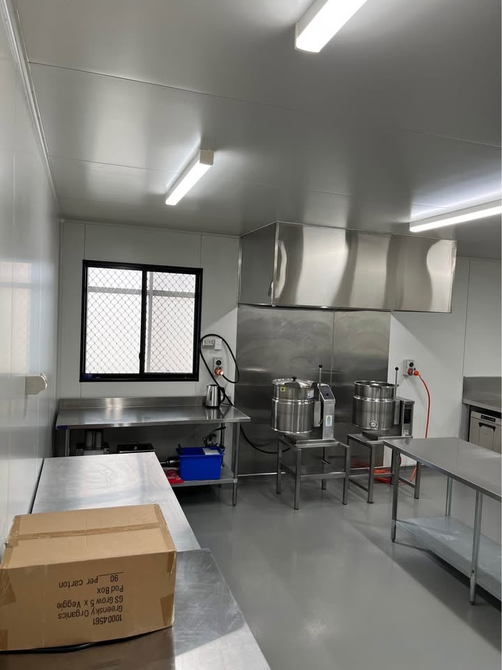 Commercial Kitchen and warehouse for hire photo 2