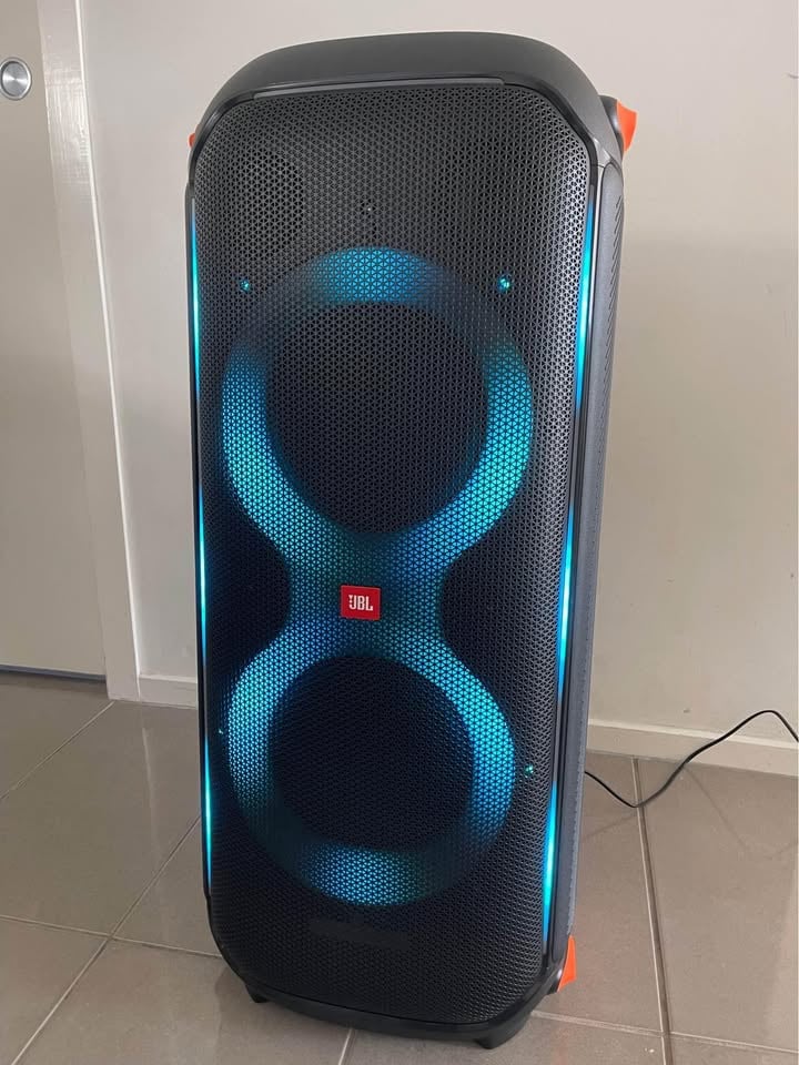 HIRE ONLY- JBL Party Box 710 with 2 x Wireless mics photo 7