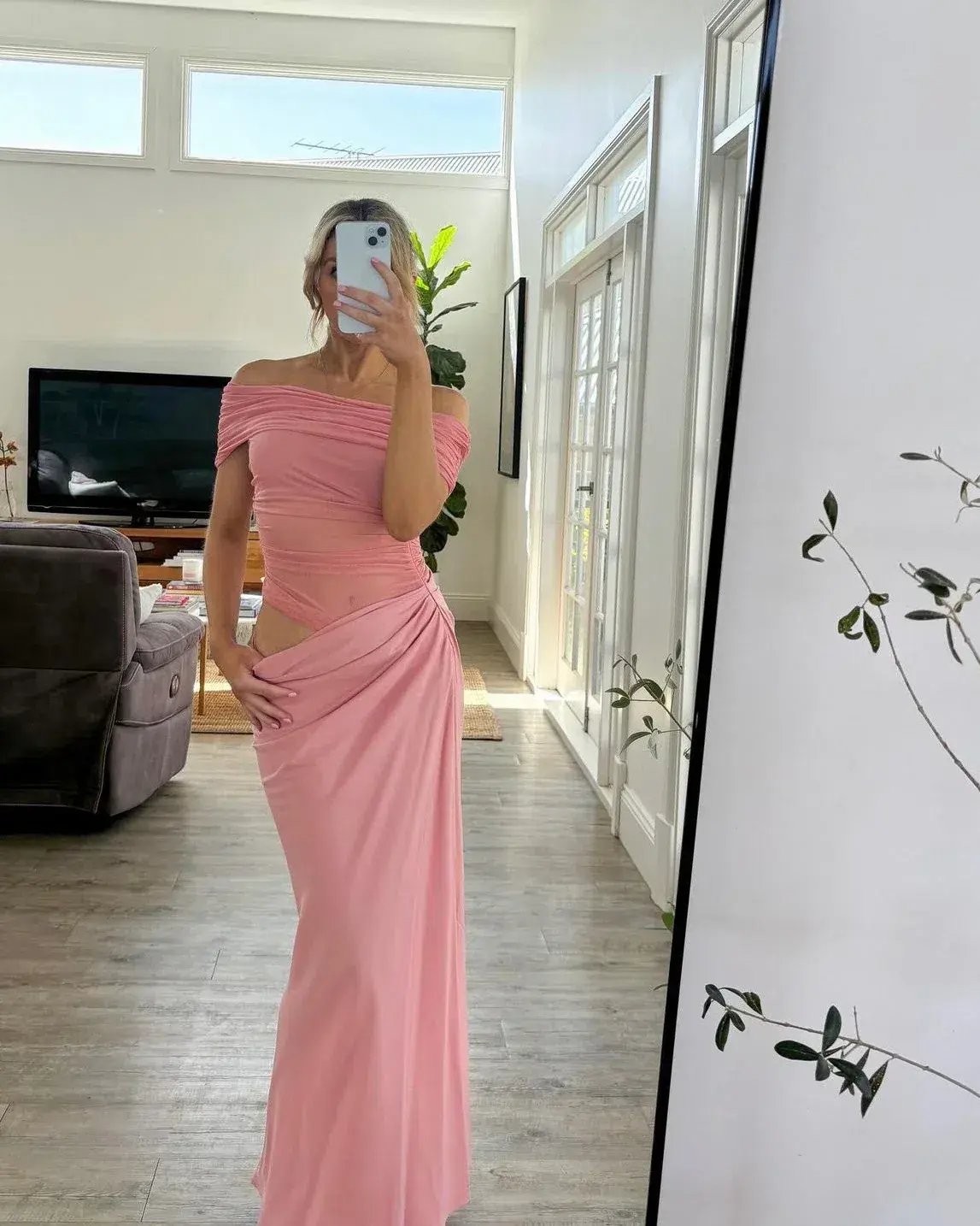 Benni Nico Off Shoulder Maxi Dress Candy Pink Size XS / AU 6 photo 6