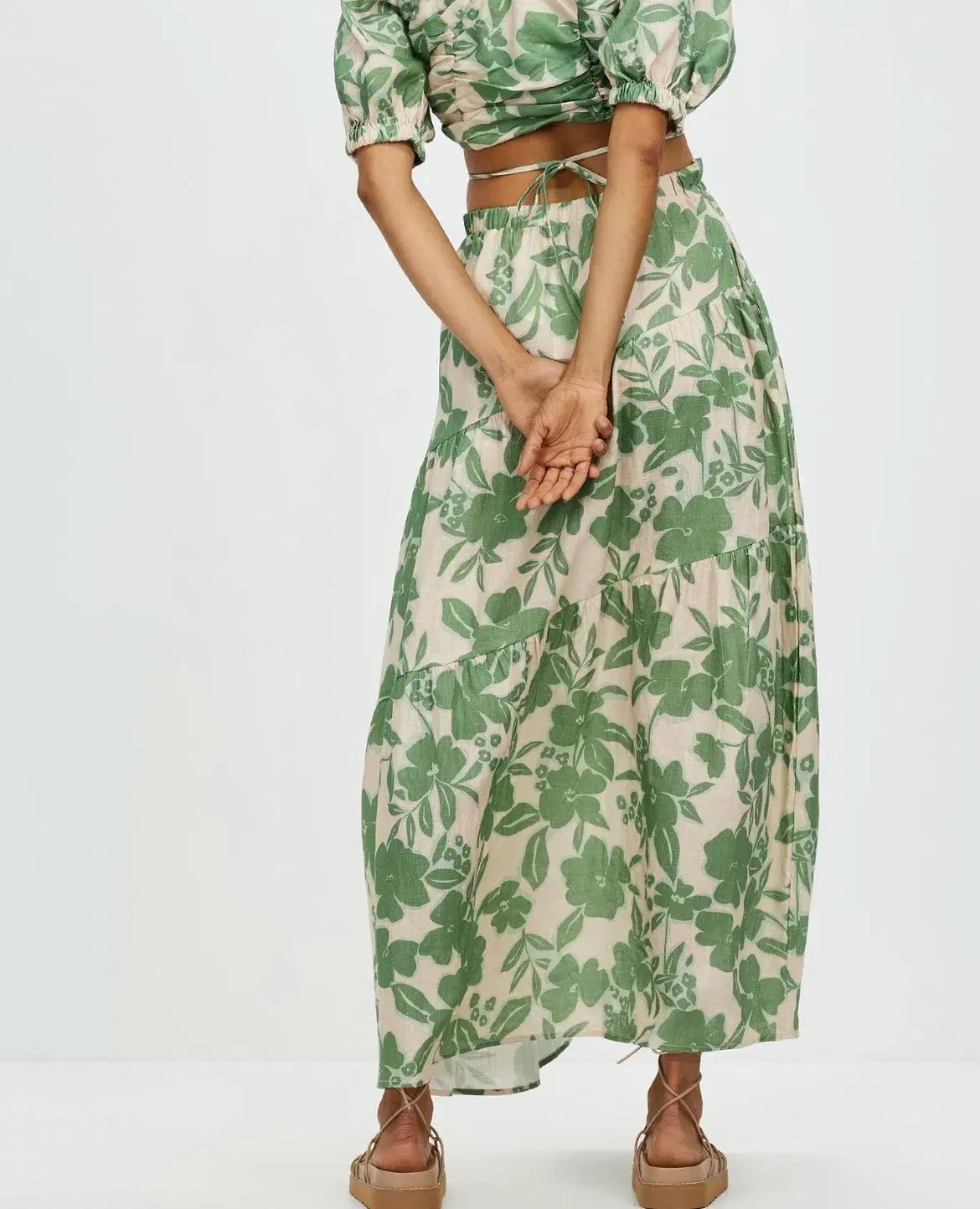 Aere Gathering Detail Linen Top & Maxi Skirt Set Floral Ivy Size 8/10 photo 5