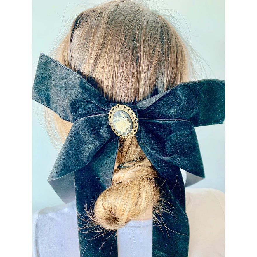 Jill & Jack Limited Edition Rose Bow photo 2