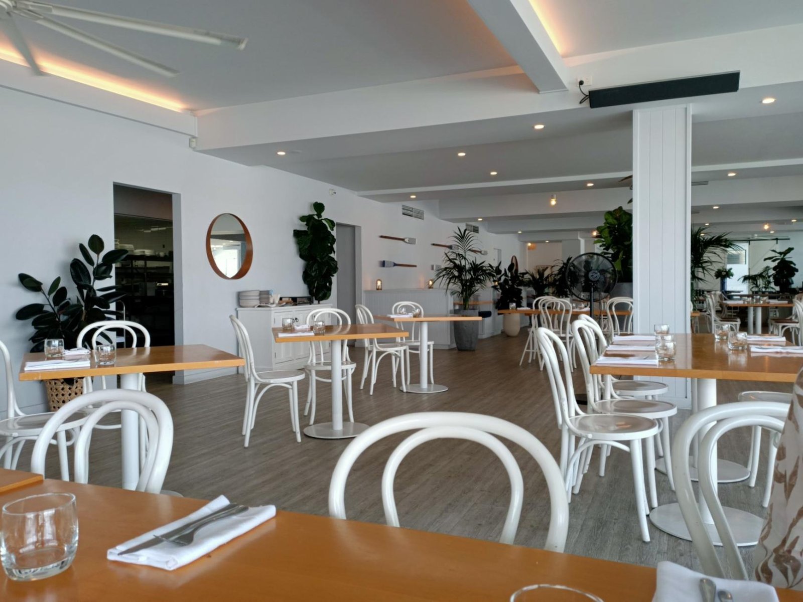 Bar Area at Pier 33 photo 3