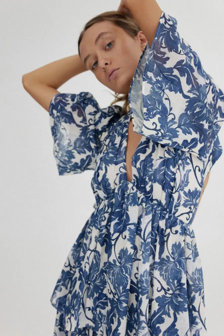 Significant Other Scarlett Maxi Dress Blue White Floral Size 6 photo 2