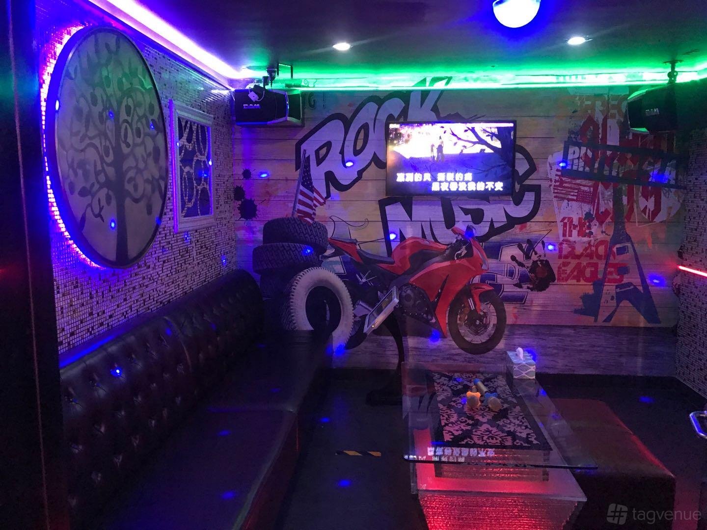 Medium Room at D1 Karaoke Sydney photo 5