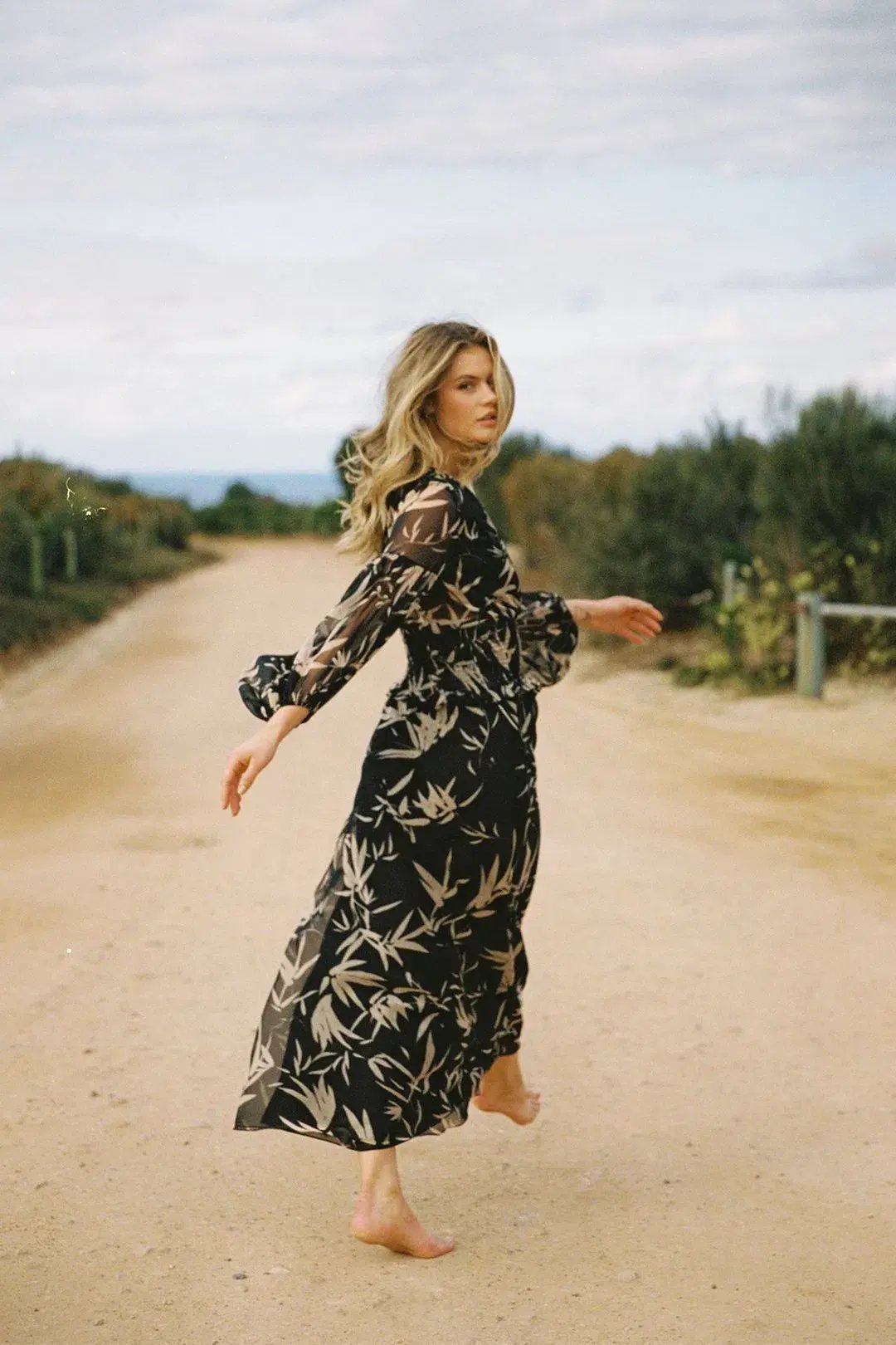 Shona Joy Monterey Shirred Lace Up Maxi Dress in Black/Wheat Print Size AU 8 photo 2