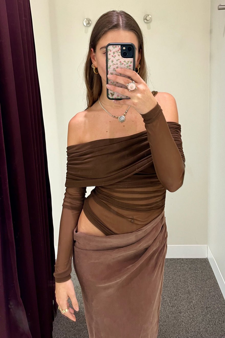 Benni Yasmin Off Shoulder Dress - Chocolate photo 3