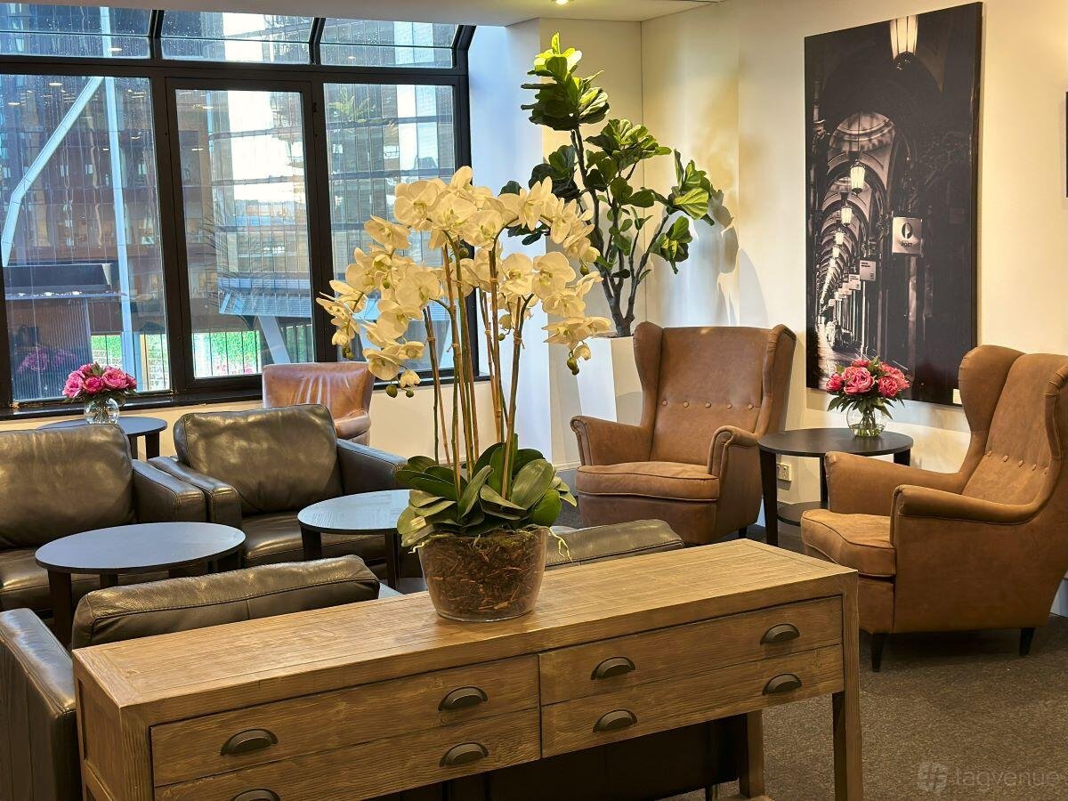 Extra Large Room at Karstens Sydney photo 7