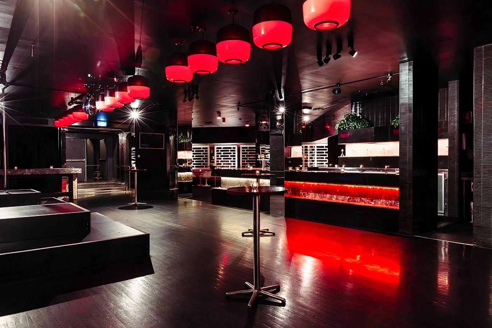 Piano Bar at Minskys Hotel photo 3