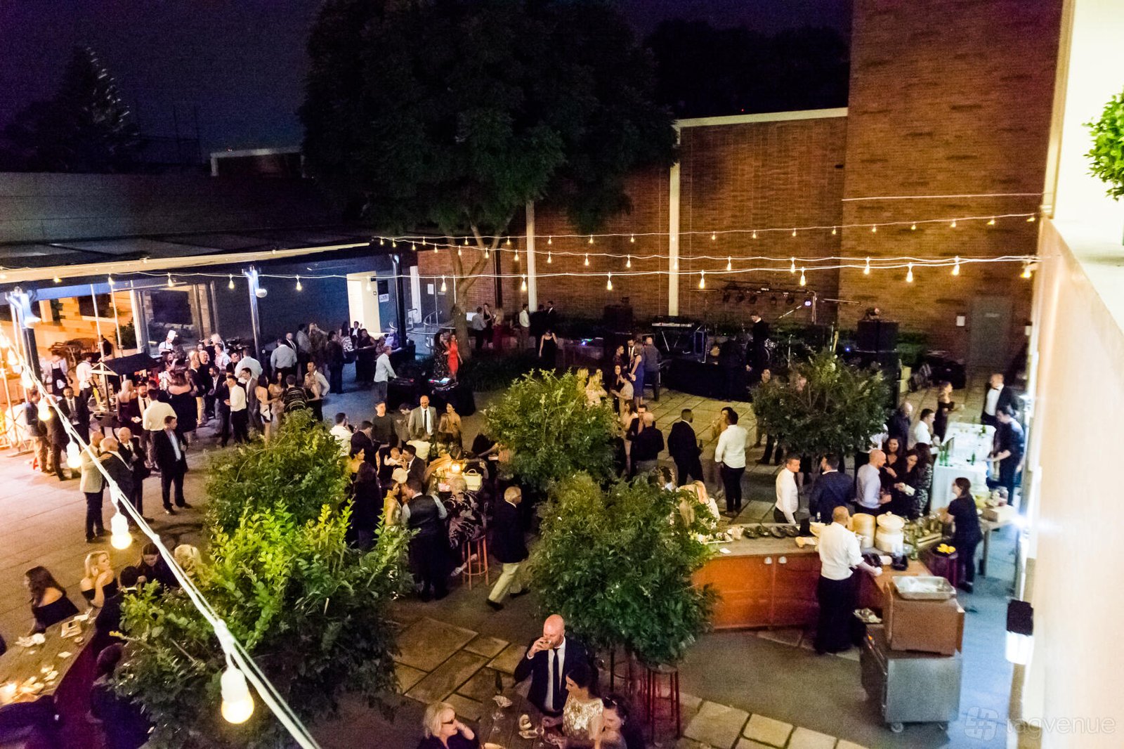 Courtyard Restaurant & Bar at HostCo Sydney photo 3
