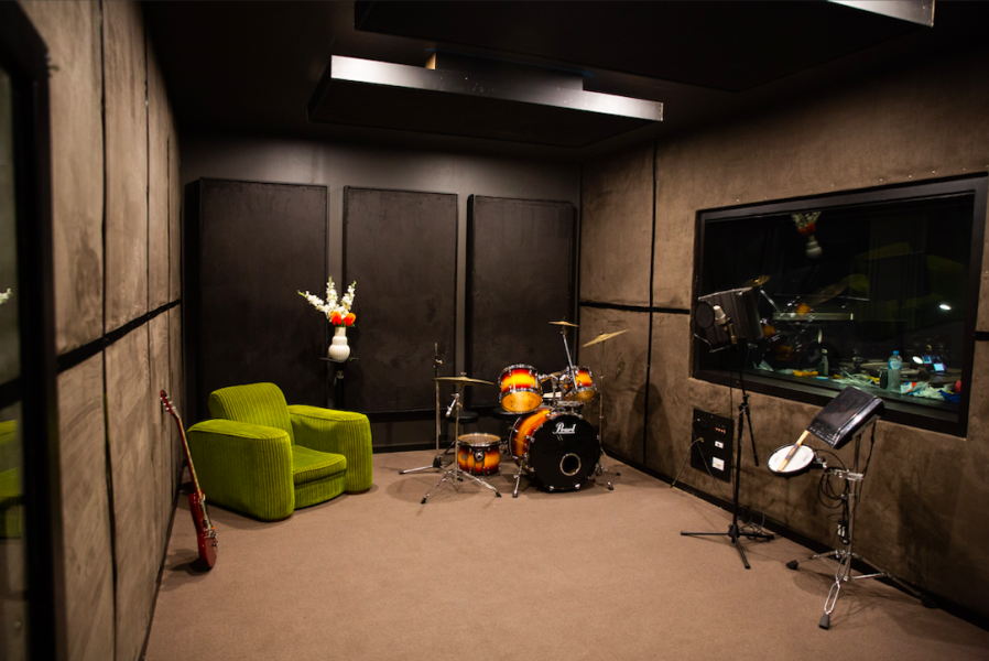 Focal House - Live Studio photo 3