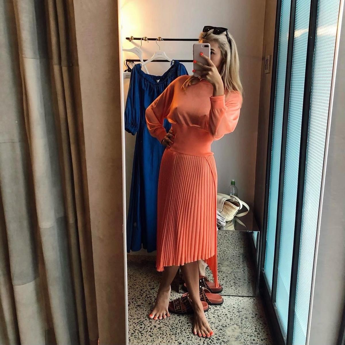 Scanlan Theodore Gloss Knit Sweater and Pleated Skirt Set Orange Size 6 photo 6