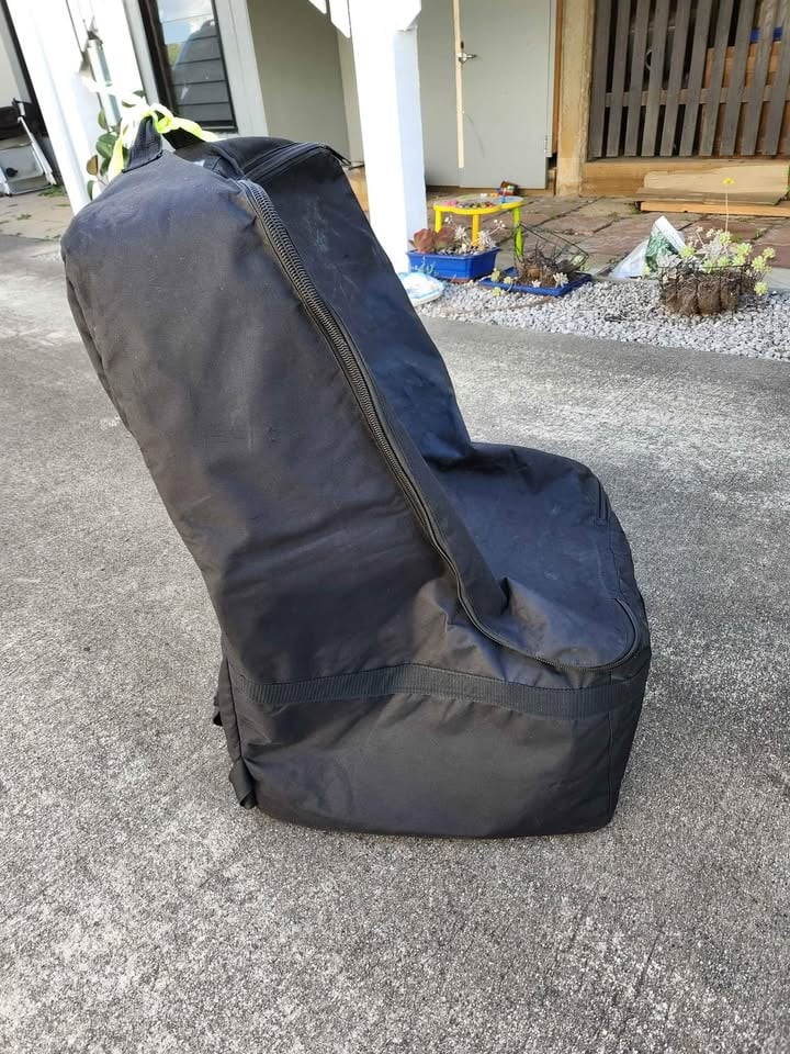 Universal car seat travel bag *hire* photo 4
