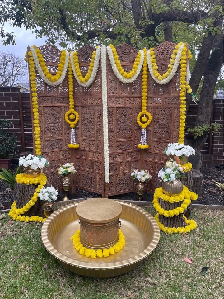 Haldi Decor, Haldi Ceremony Decor Hire, Haldi Urli, Indian Decoration Items, Indian Decor photo 5