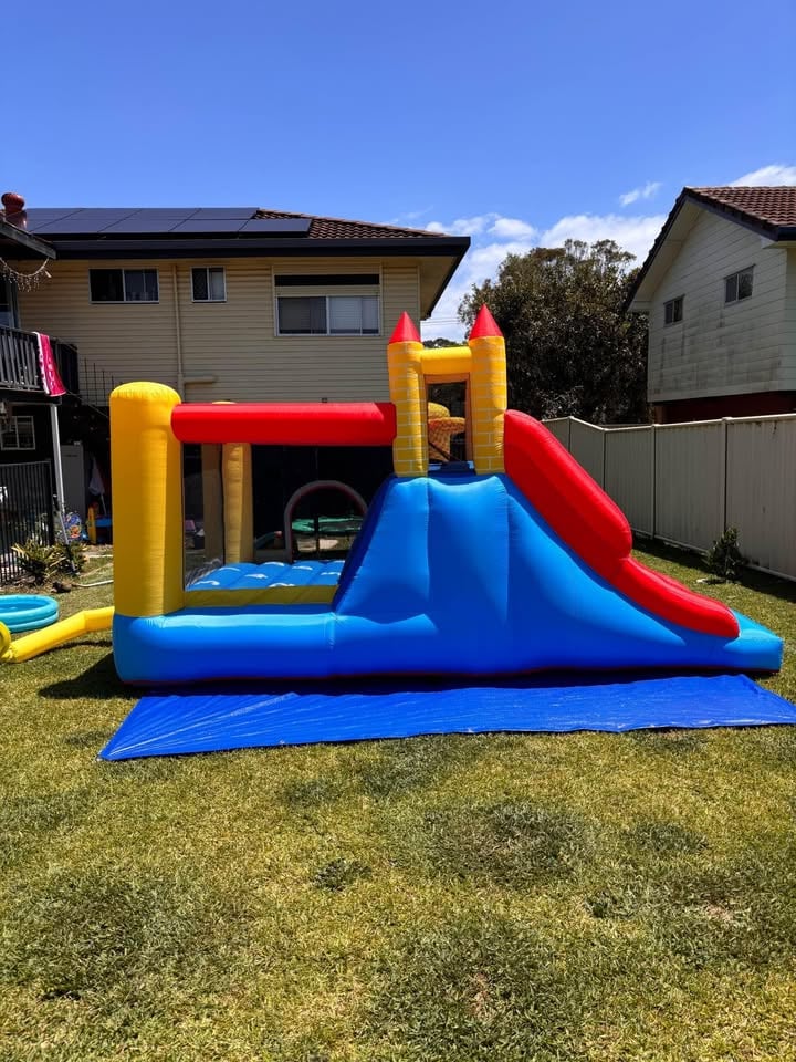 Jumping castle - HIRE photo 4