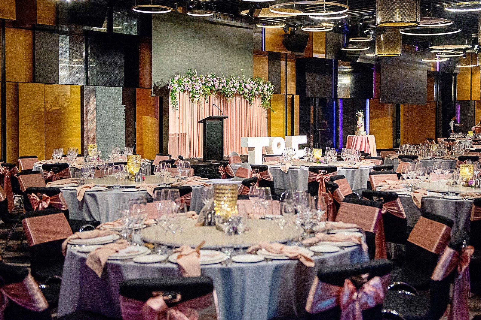 3.6m Dusty Pink Chiffon Backdrop and Frame photo 2