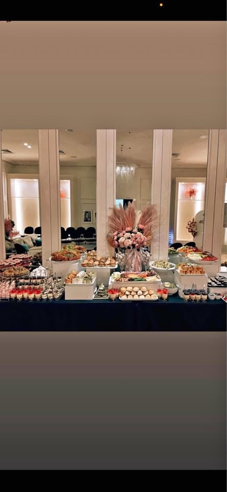 Tables Risers/Chrystal drink dispenser/desert riser/flower Hire photo 5