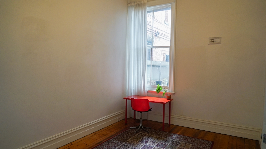 Ground floor private studio off Gertrude St photo 3