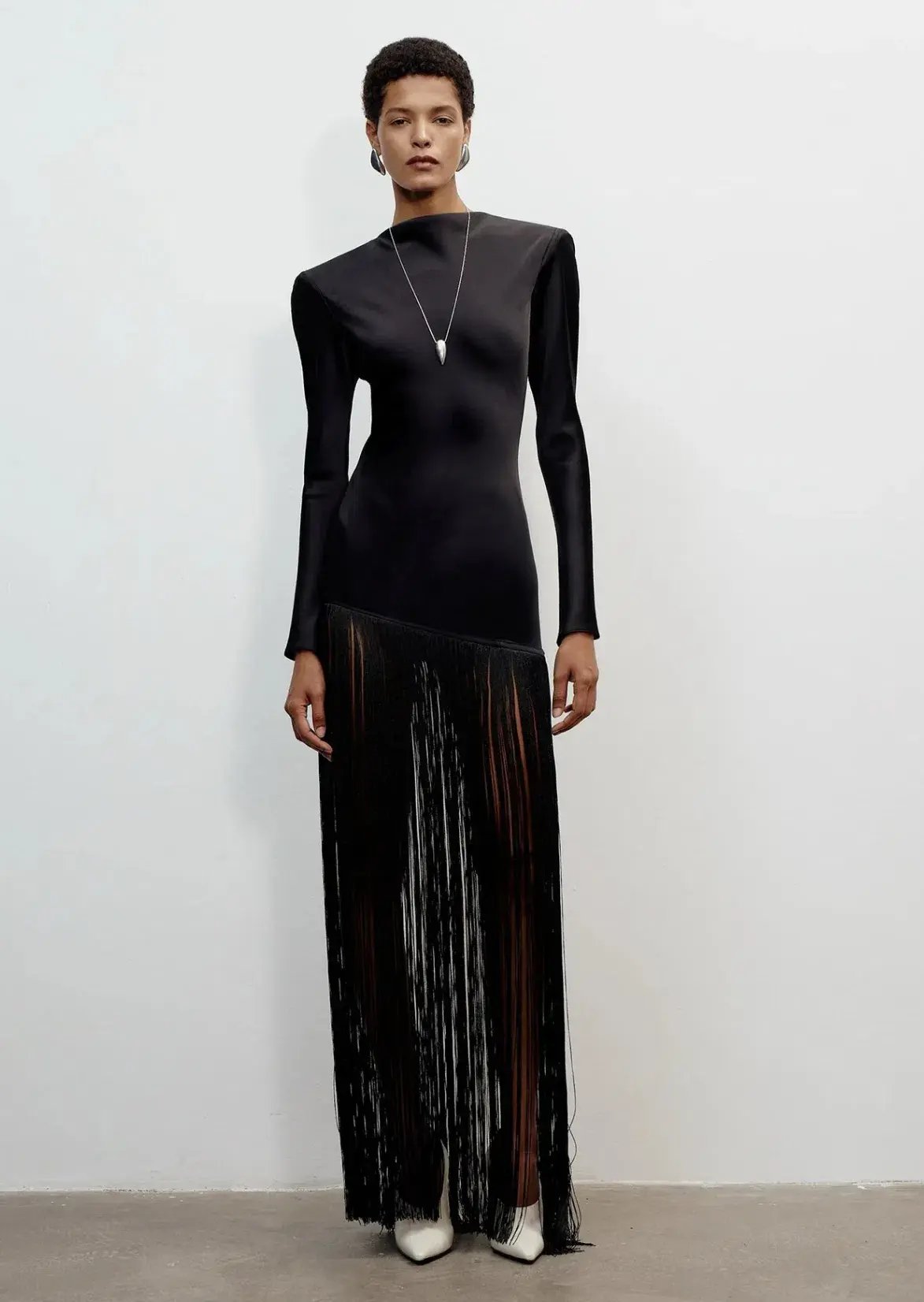 THE NEW ARRIVALS by İlkyaz Özel Vesper in Casino Royale Maxi Dress Black Size 8/S photo 3