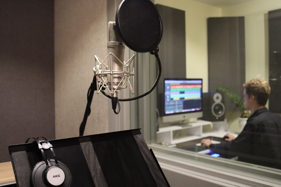 Charlie Studio photo 2