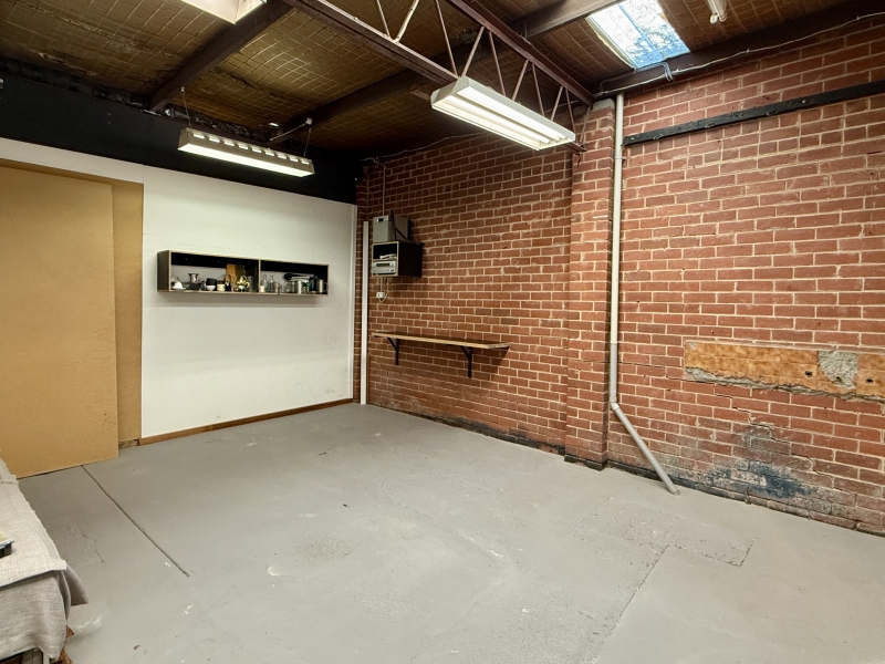 Large Workshop / Work Space photo 3