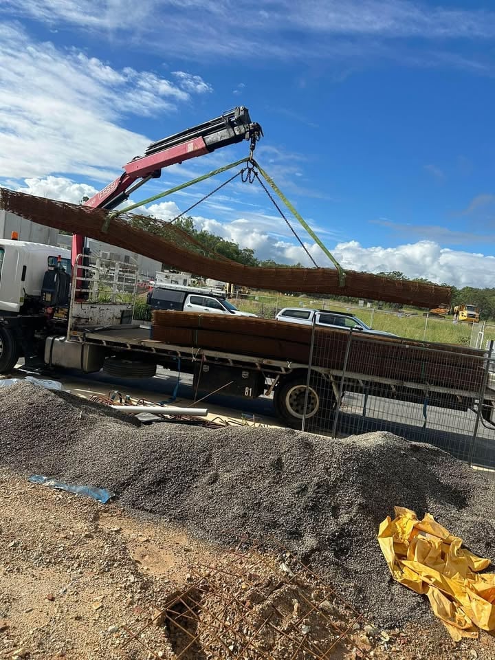 Crane truck for hire photo 2