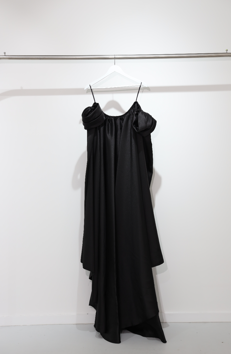 EMBER CAPE BLACK photo 4