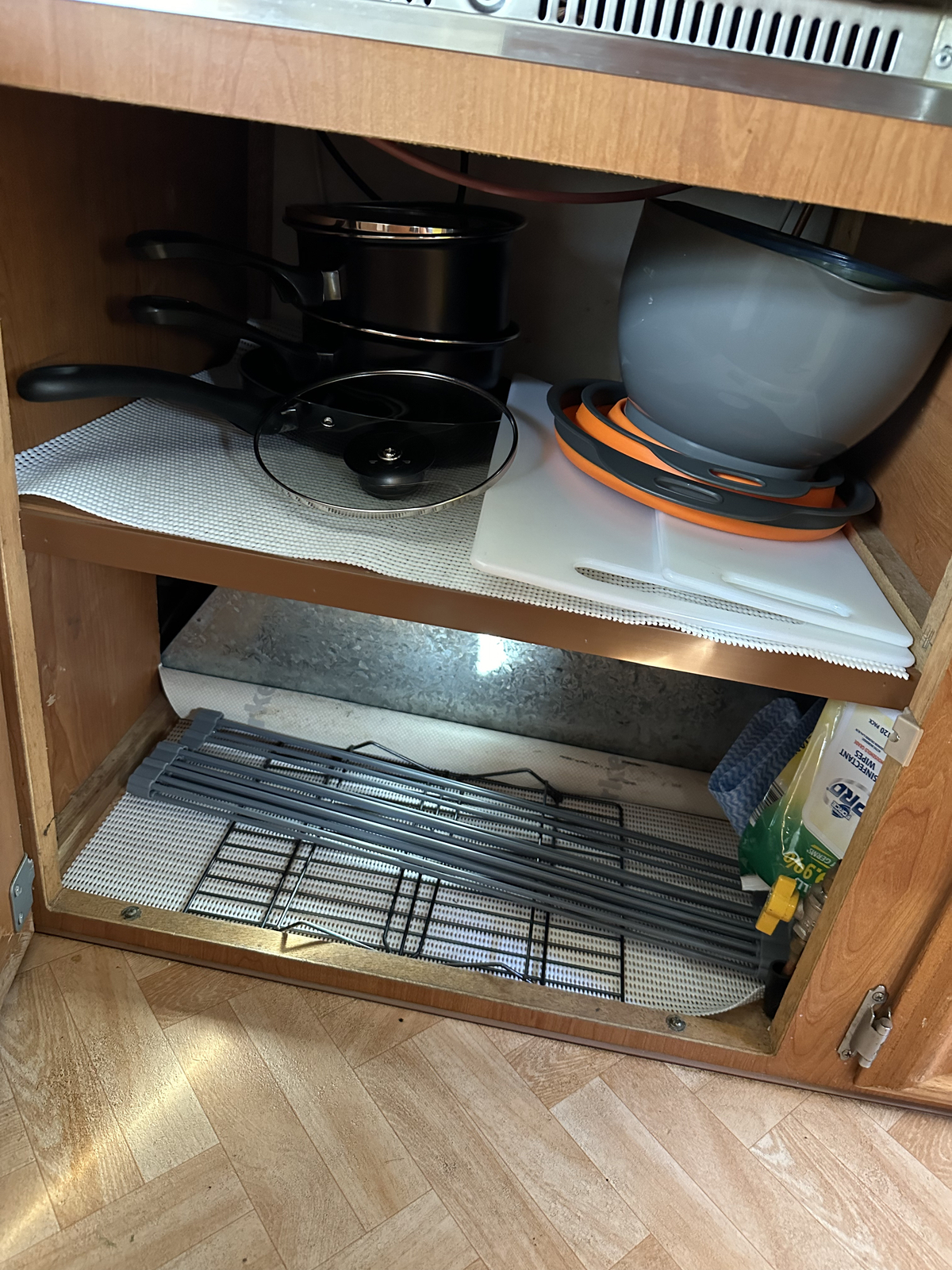 Lightweight Family & Pet-Friendly Van | 2 Bunks + Island Bed | A/C & Solar photo 10